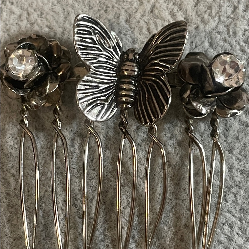 Vintage Silver tone and gunmetal Butterfly Hair Combs with Rhinestones 1.5”L - Picture 5 of 10